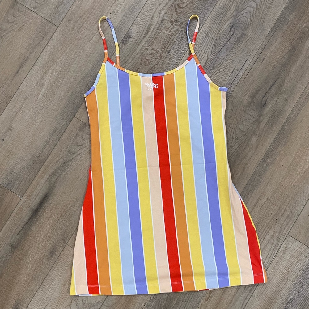 Retro femme Nike dress